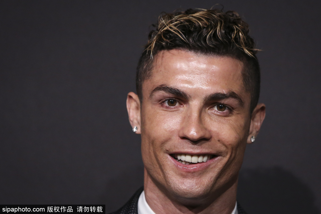 芬奇：主力球员上半场必须努力防守，他们打得太随意了