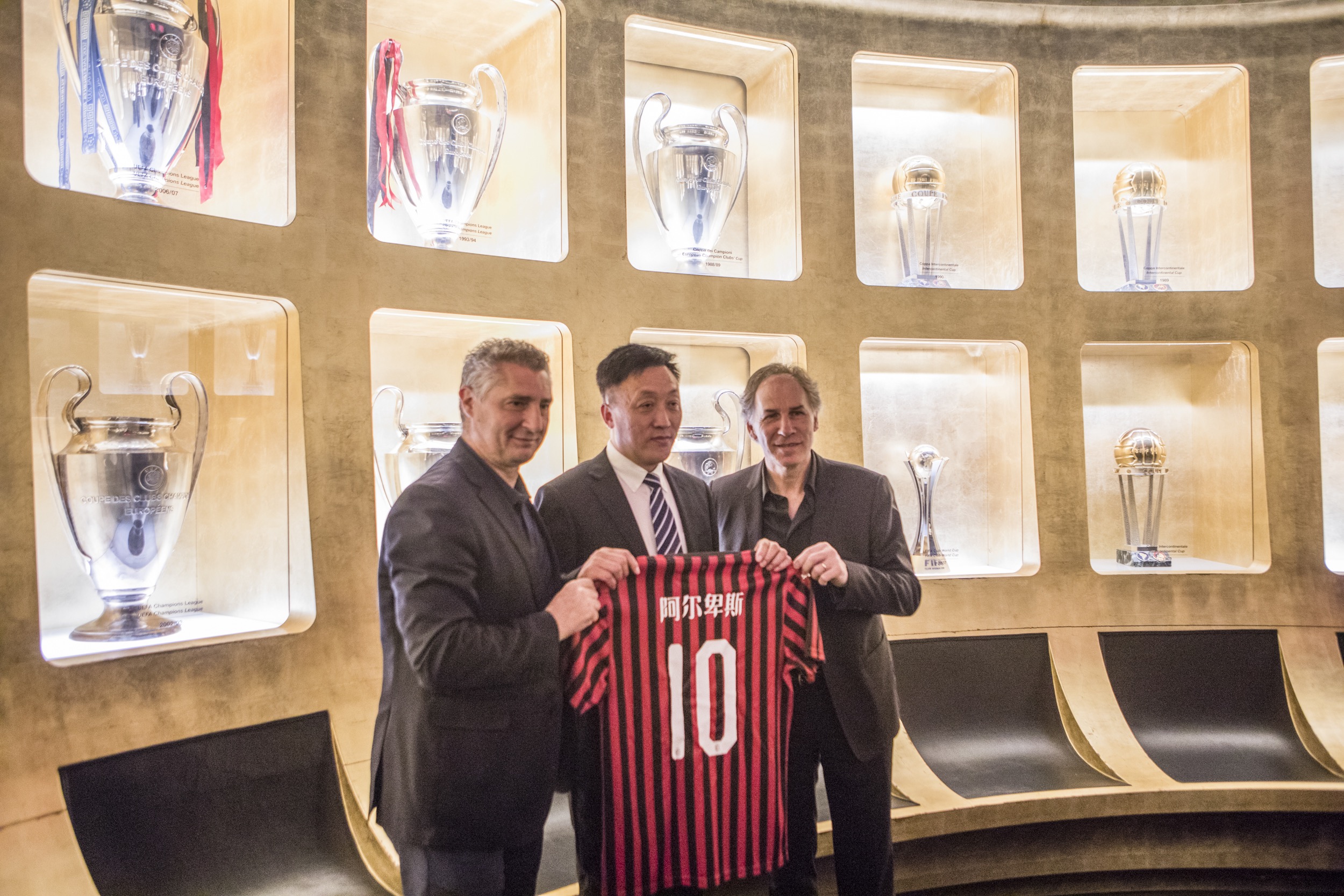 官方：国际足联将携手奈飞，推出全新FIFA足球游戏（国际足联官宣携手Netflix推出全新《FIFA》足球游戏）