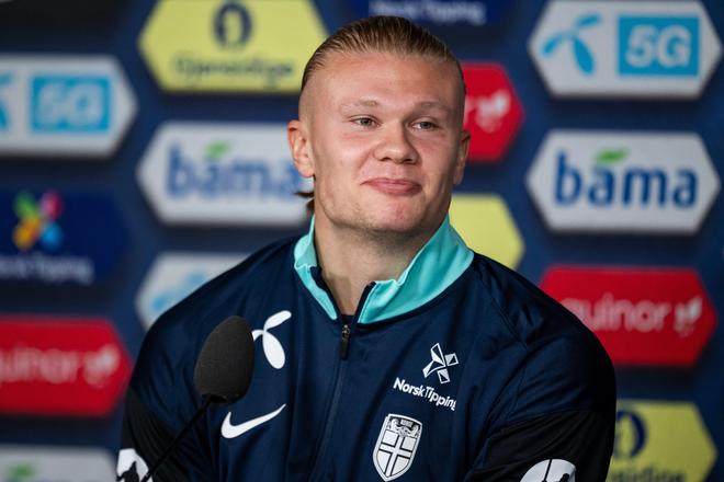 曼联无法复兴 阿莫林临场够差劲 主场1-1西汉姆联领先就乱换人