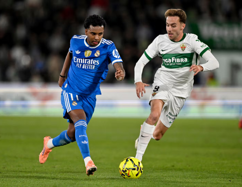 2.53米！麦克托米奈超C罗、奥纳丘，创最高高度倒钩进球（2.53米！麦克托米奈超越C罗和奥纳丘，刷新倒钩破门最高高度纪录）