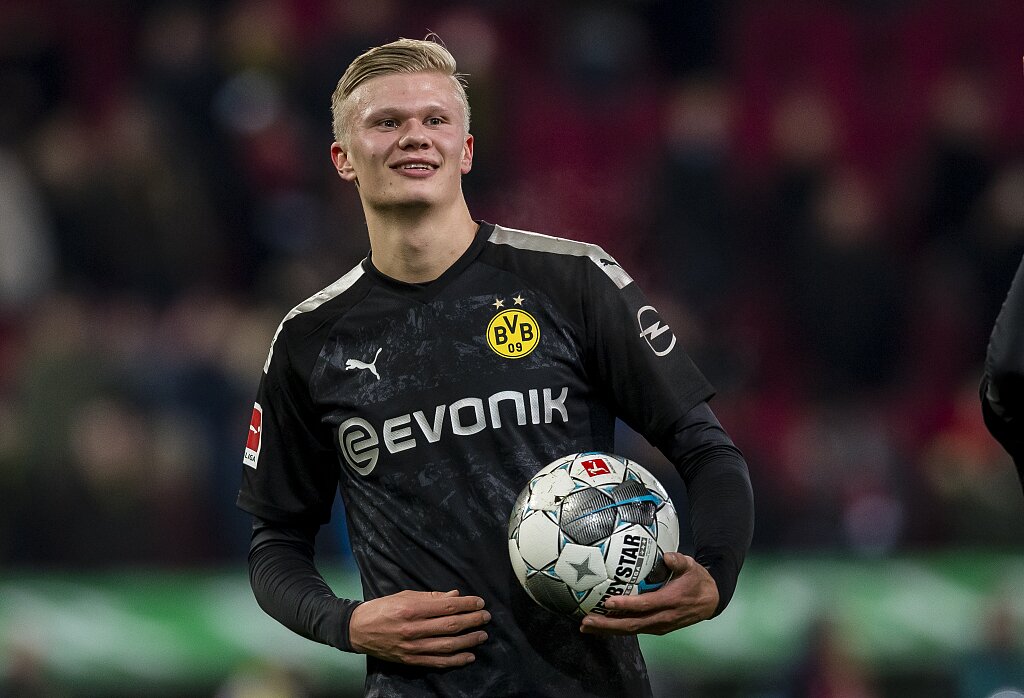 莫雷托：塔瓦雷斯与沙特球队吉达联合进行谈判，不过在薪资方面还未谈拢（莫雷托：塔瓦雷斯与吉达联合洽谈，薪资条款尚未谈拢）