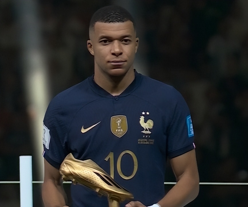 先后以球员和教练身份征战世界杯，科曼是范巴斯滕后第一人（球员与教练双重身份出征世界杯，科曼成范巴斯滕后首人）