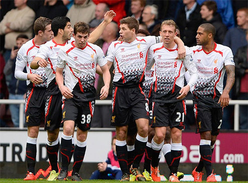 北青：36岁吴曦与上海申花续约1年，将随球队海外拉练（北青：36岁吴曦与申花续约一年 将随队赴海外拉练）