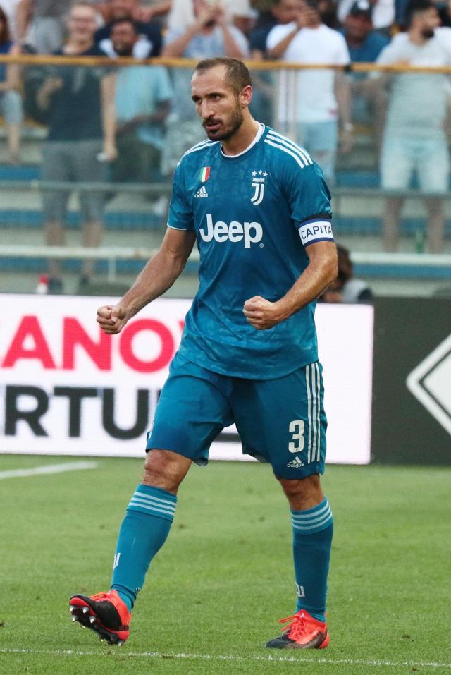 英媒：拜仁有意在一月永久签下梅努，已和他的经纪人直接会谈