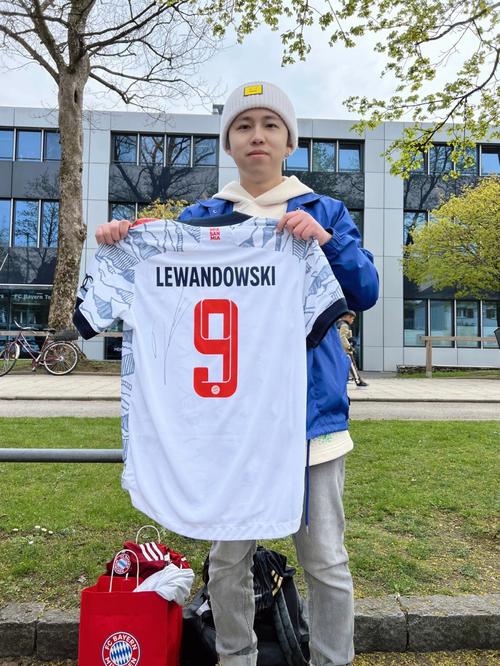 替补球员关键时刻得分逆转比赛