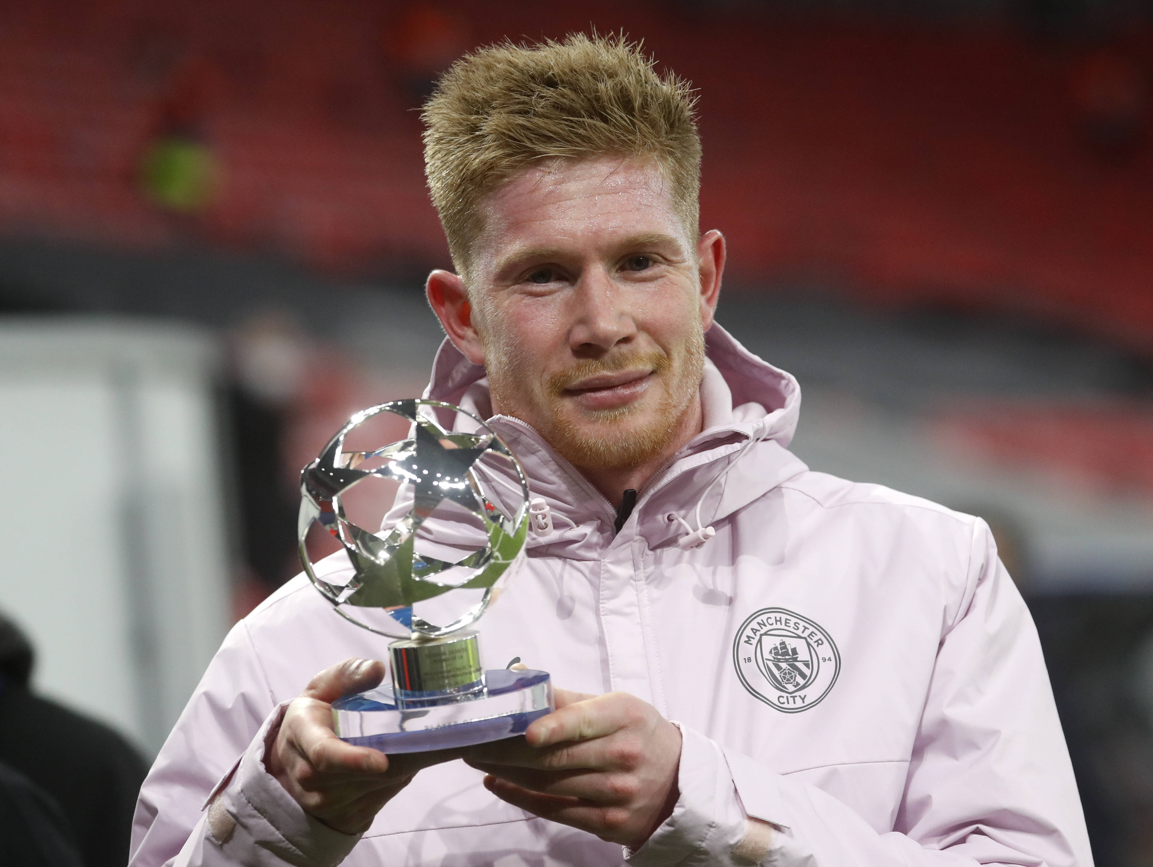 图片报：阿方索·戴维斯今天参与全队合练，预计在年底前回归（图片报：阿方索·戴维斯今日随队合练，预计年底前复出）