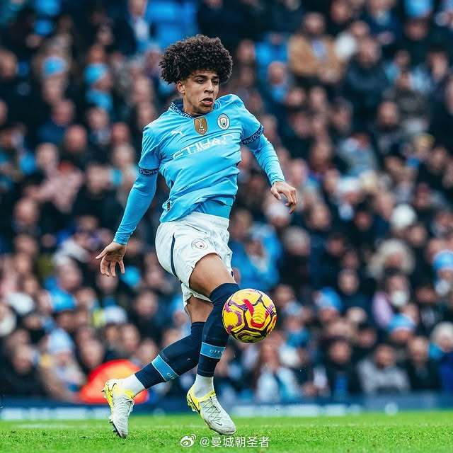 内马尔那些骚操作名场面瞬间，不愧是把任加足球发扬光大球星之一