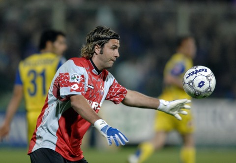 记者：昨晚阿代米和于根伟指导聊了挺久，阿代米哭了