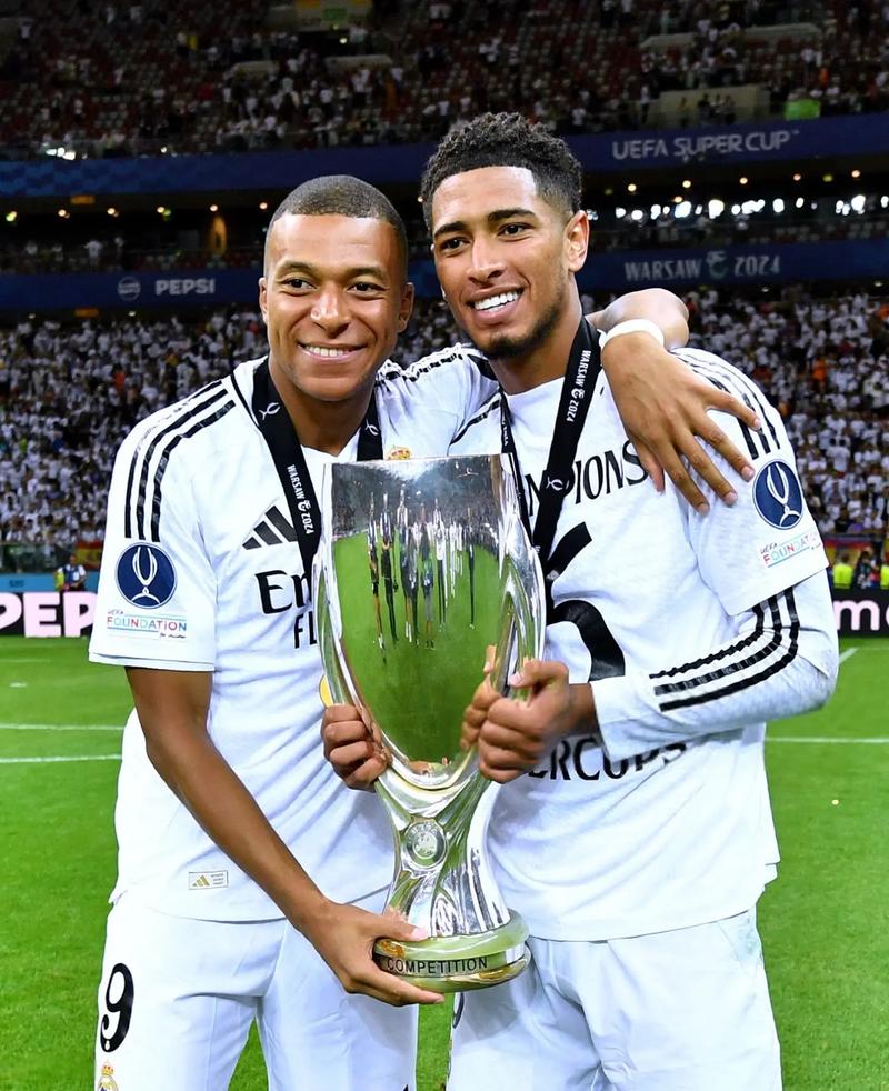 莫雷托：那不勒斯想在冬窗从罗马引进洛伦佐-佩莱格里尼